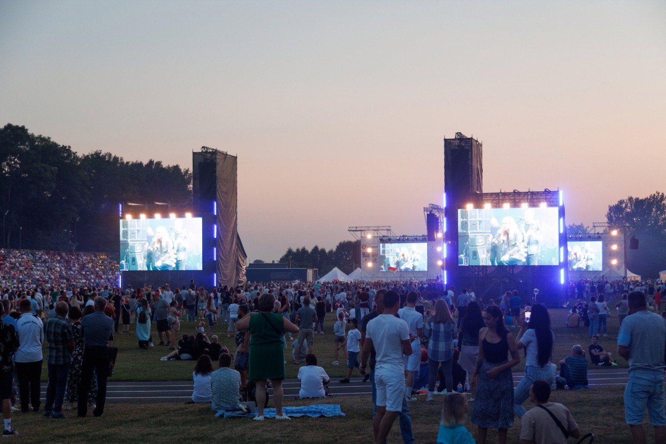 В праздничных и торжественных мероприятиях приняла участие и компания «5 элемент».