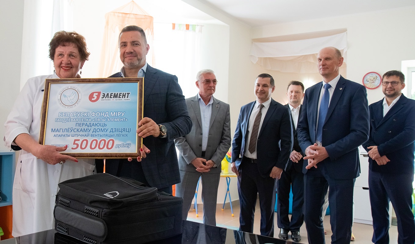 Два аппарата ИВЛ переданы Могилевскому Дому ребенка