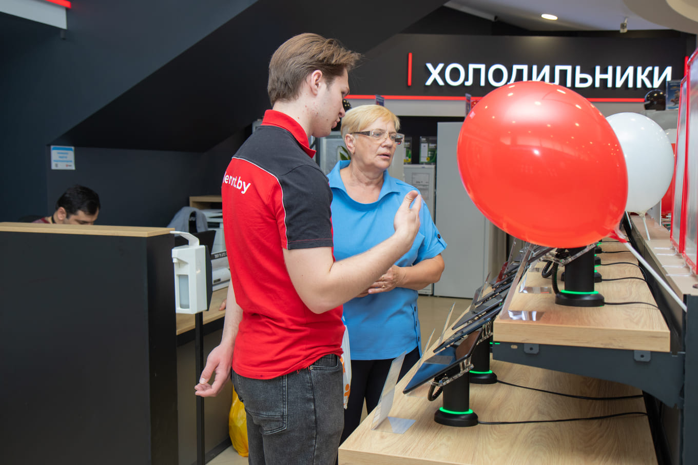 Магазин 5 элемент на ул. Кульман снова открыт