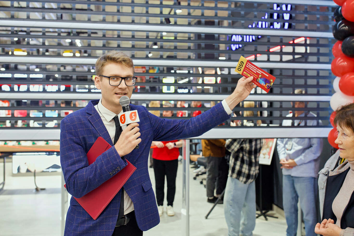 «5 элемент» в ТРЦ Prizma