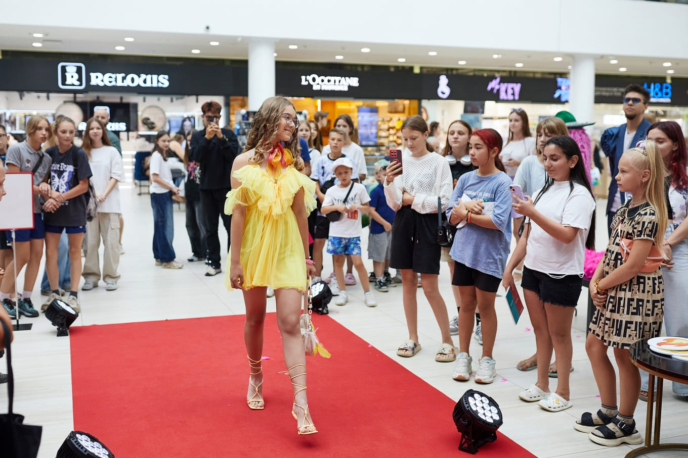 Яркие покупают в 5 элементе!