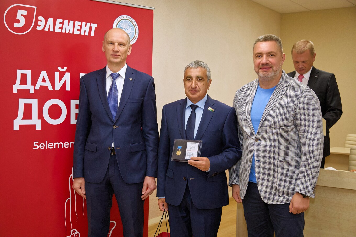 Передали жизненно важный аппарат ИВЛ