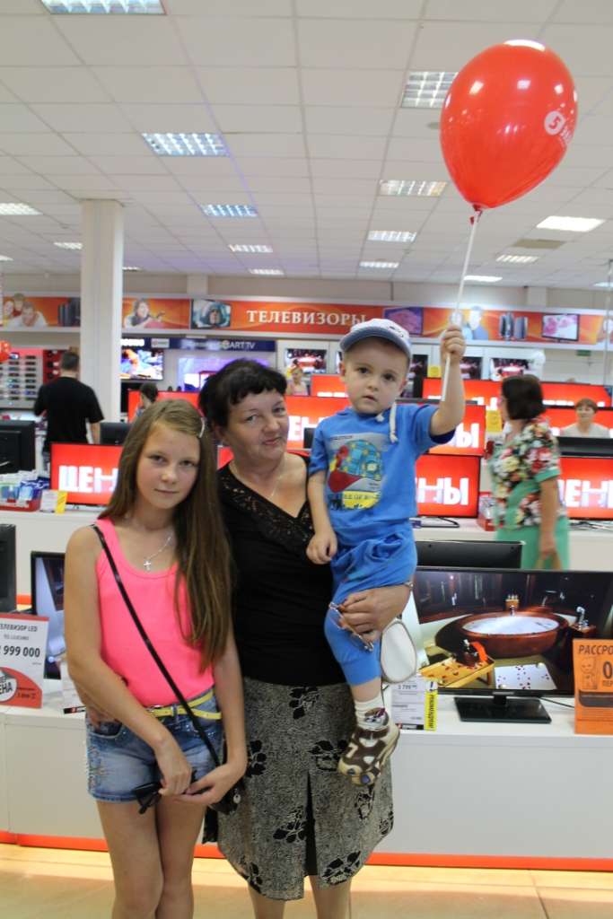 Все желающие могли попробовать караоке