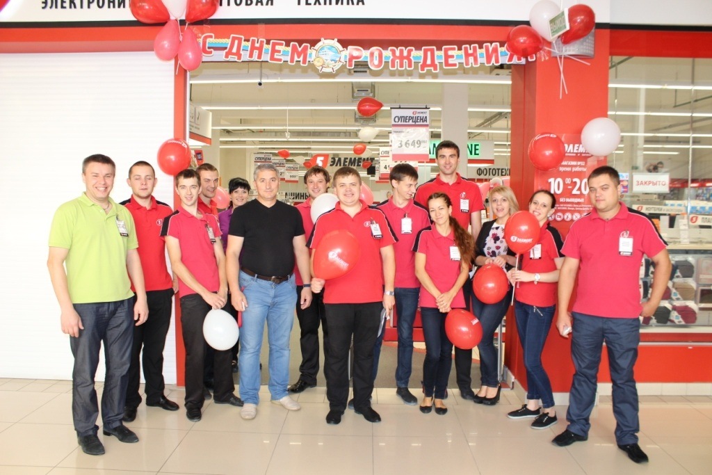 Все желающие могли попробовать караоке