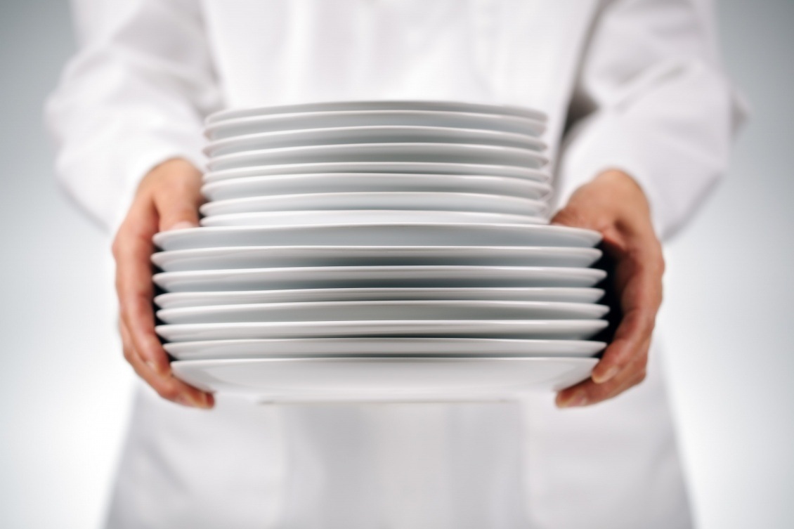 Как выбрать тарелки, блюда, салатники