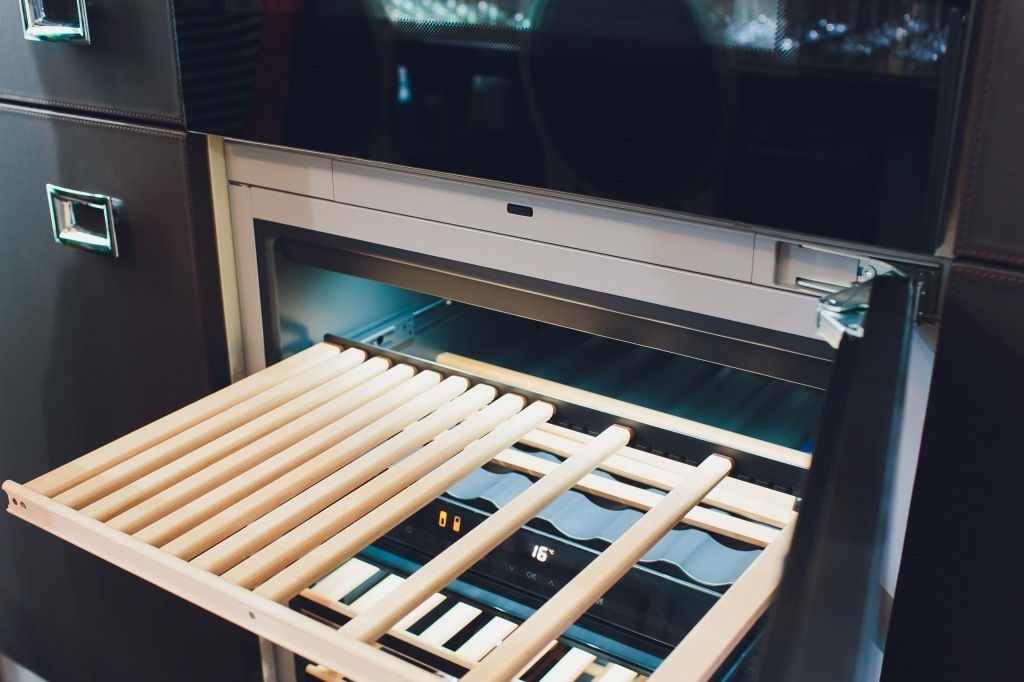 выбрать винный шкаф