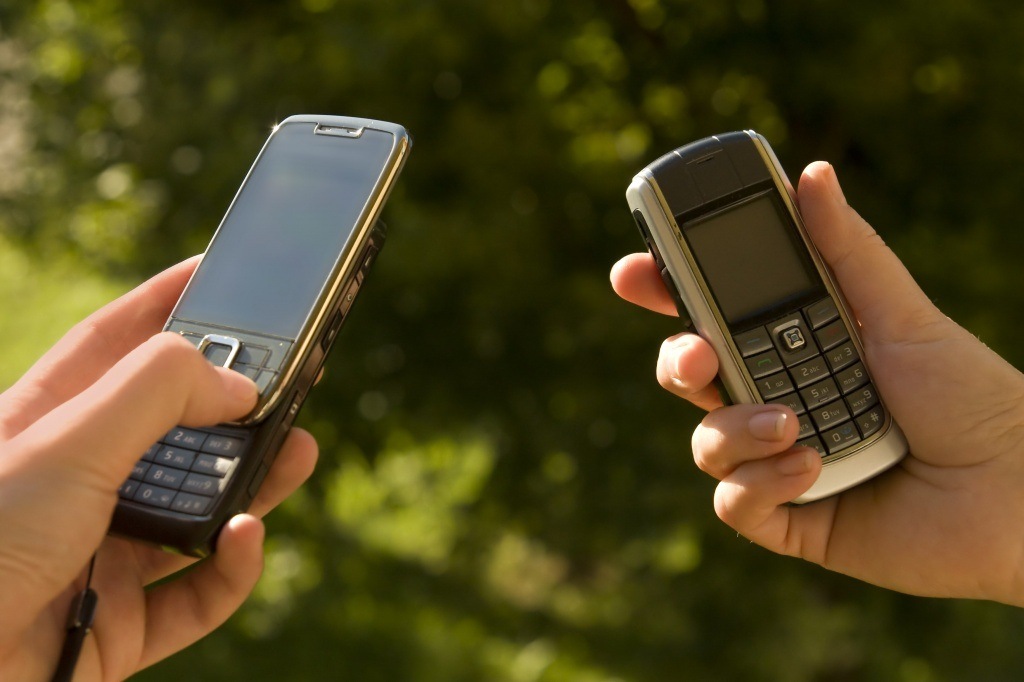 Сотовые телефоны с поддержкой нескольких SIM-карт