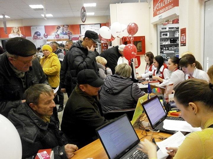 Покупатели приобретают товары в кредит