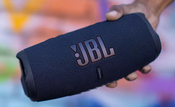 JBL Charge 5 До 20 часов воспроизведения