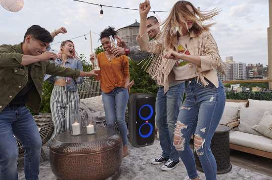 Мощное фирменное звучание.