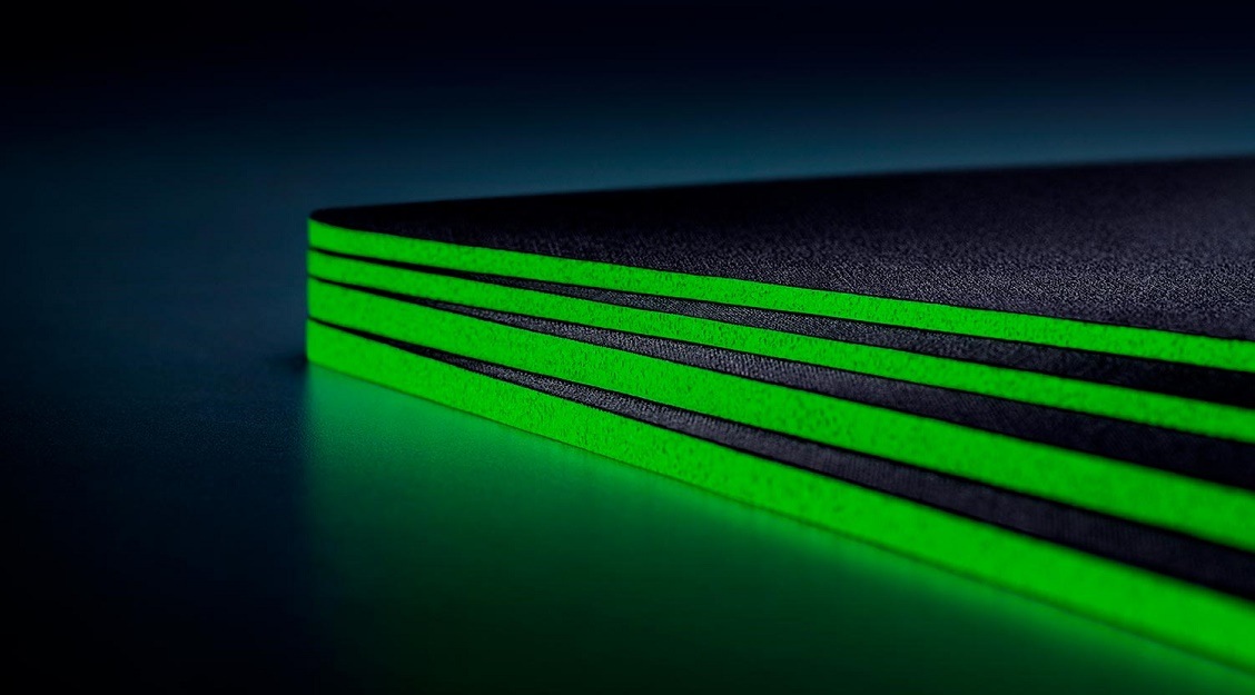 ТОЛСТАЯ, ПЛОТНАЯ РЕЗИНОВАЯ ПЕНА С ПРОТИВОСКОЛЬЗЯЩИМ ОСНОВАНИЕМ