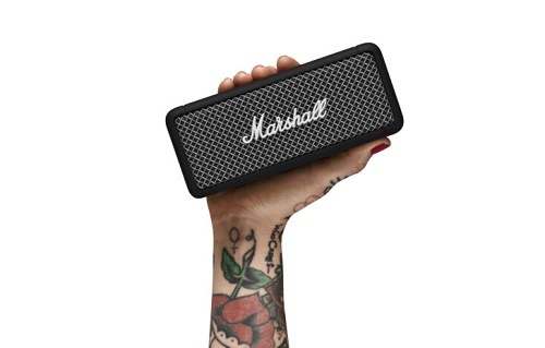 БОЛЕЕ 20 ЧАСОВ ПОРТАТИВНОГО ВОСПРОИЗВЕДЕНИЯ