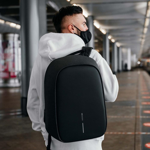 Рюкзак для ноутбука XD DESIGN Bobby Hero XL P705.711 (черный)