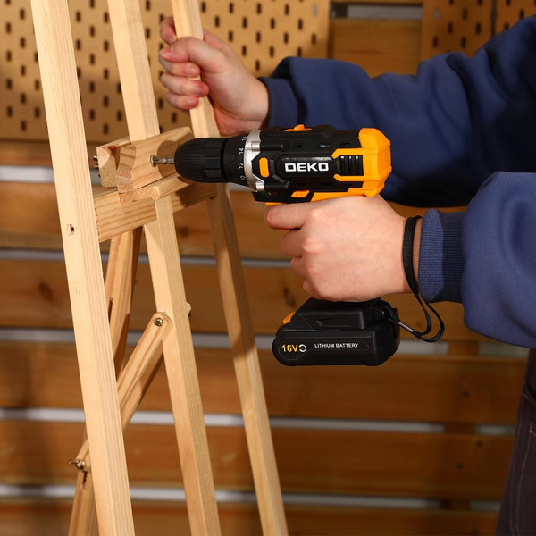 Дрель-шуруповерт Deko Sharker 16V + Set 63 083-1041 (с 2-мя АКБ, кейс)