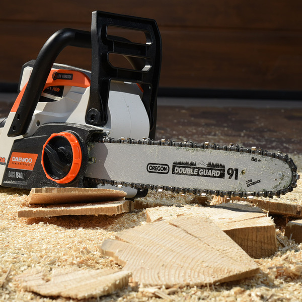 Пила цепная Daewoo Power DACS 1640Li (без АКБ и ЗУ)