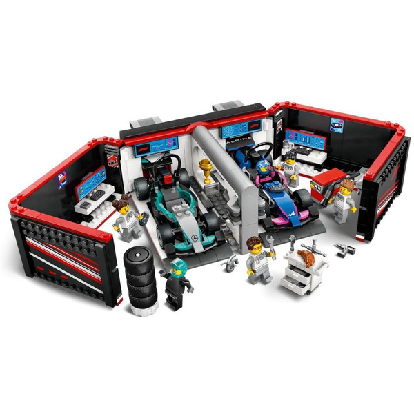 Конструктор LEGO City 60444 Гараж F1 Mercedes-AMG и Alpine