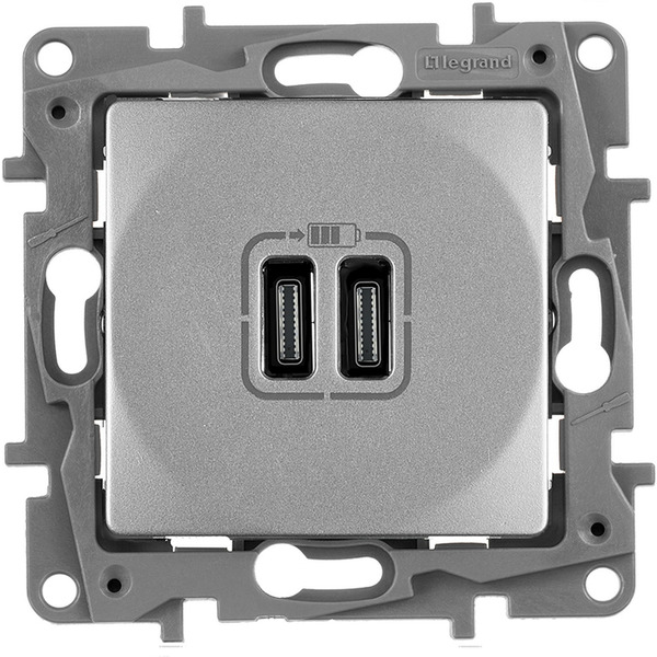 Розетка Legrand Etika 672435