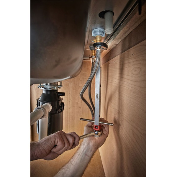 Ключ для гибкой подводки MILWAUKEE 32 мм 48227001