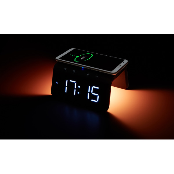 Часы-будильник с быстрой беспроводной зарядкой и ночником EVOLUTION QWC-102 (черный)