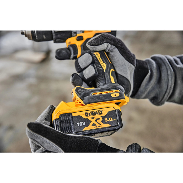 Ударная дрель-шуруповерт DeWalt DCD805P2T (с 2-мя АКБ, кейс)