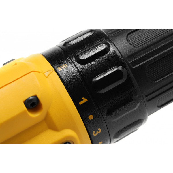 Дрель-шуруповерт DeWalt DCD710D2-QW