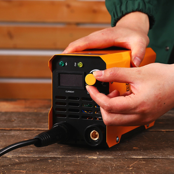 Сварочный инвертор Deko DKWM250A Mini 080-3000