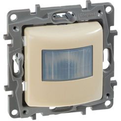 Выключатель Legrand Etika 672317