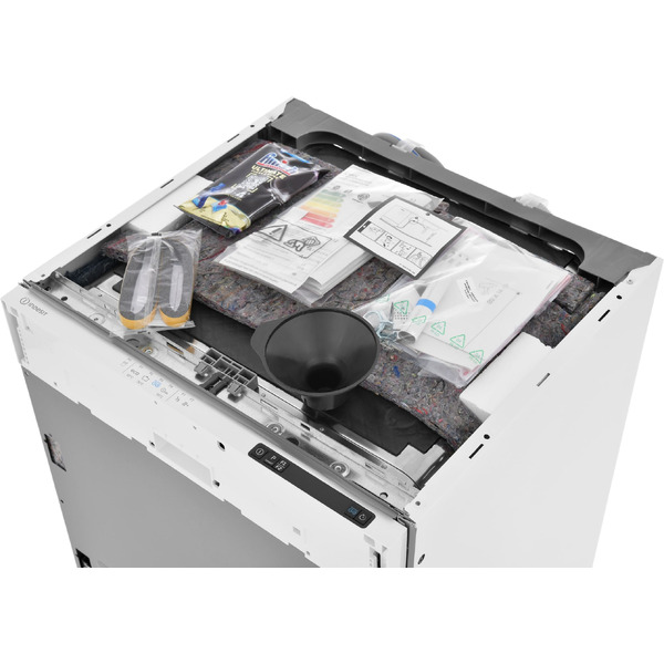 Встраиваемая посудомоечная машина Indesit DI 3C49 B