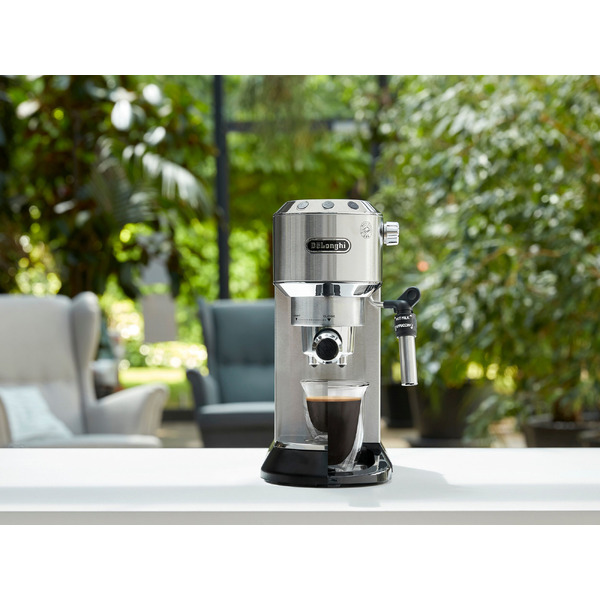Кофеварка DeLonghi EC685.M
