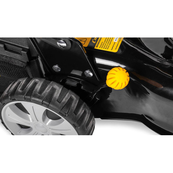 Бензиновая газонокосилка CHAMPION LM4215