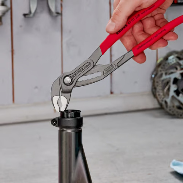 Клещи переставные Knipex Cobra® 87 01 250
