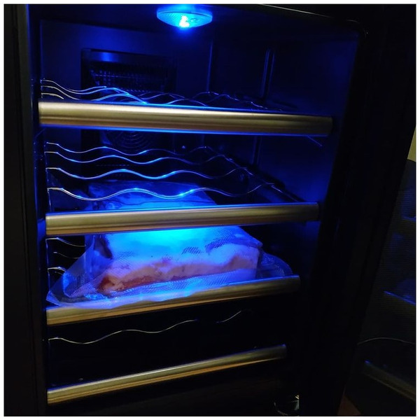 Винный шкаф Kitfort KT-2402