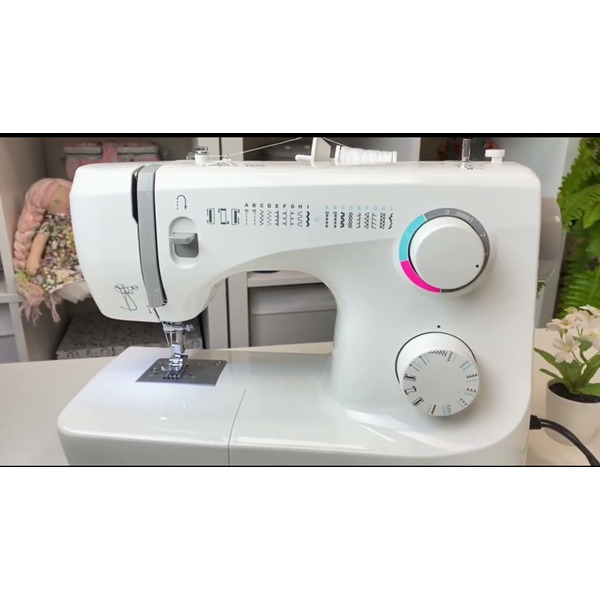 Швейная машина CHAYKA New Wave 735