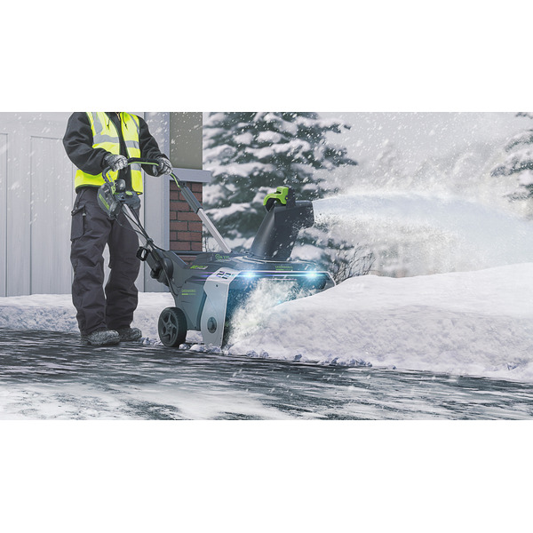 Снегоуборщик Greenworks GD82ST (с АКБ 5 А/ч)