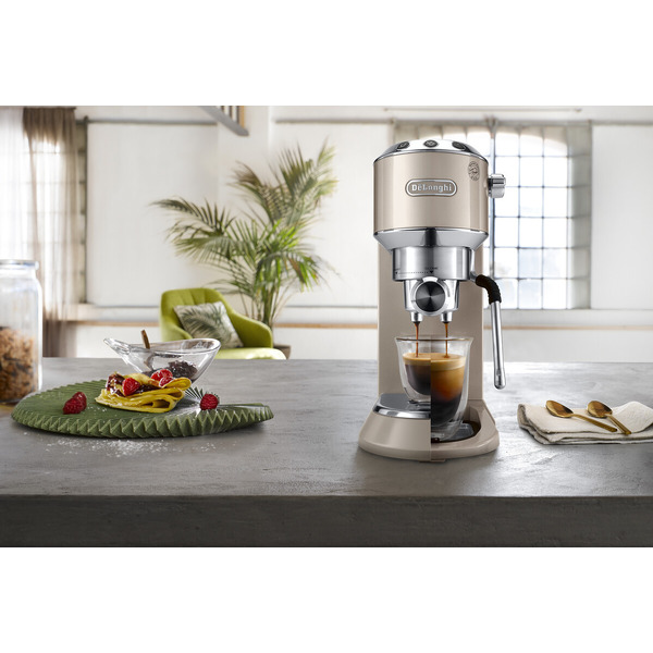 Кофеварка DeLonghi Dedica Arte EC885.BG