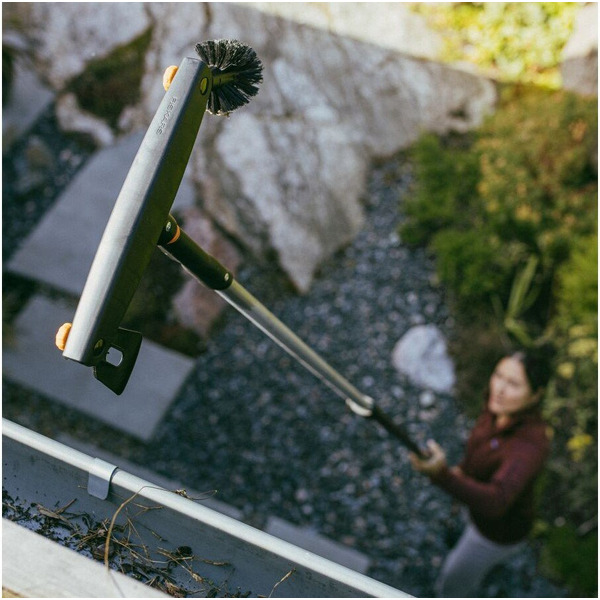 Очиститель желобов Fiskars 1080698