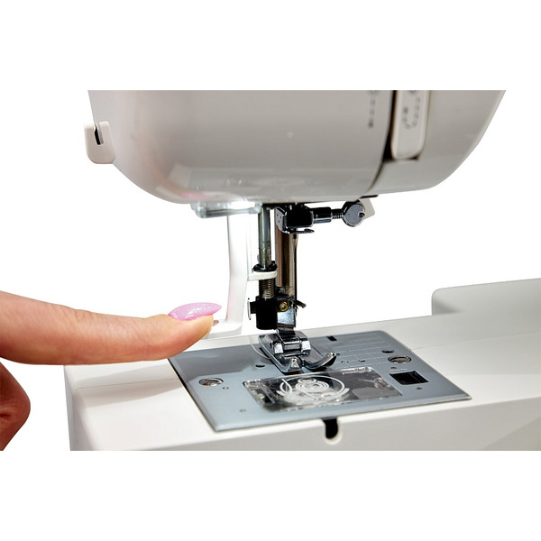 Швейная машина Leader Noir