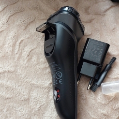 Бритва электрическая POLARIS PMR 0420R flex&float 4D PRO (черный/графитовый)