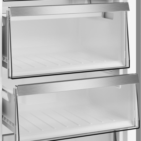 Морозильник GRUNDIG GFPN66721XBR