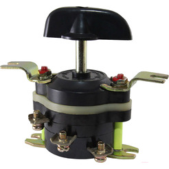 Пакетный выключатель TDM Electric ПВ3-100 исп.1 3П 100А 220В IP00 SQ0723-0029