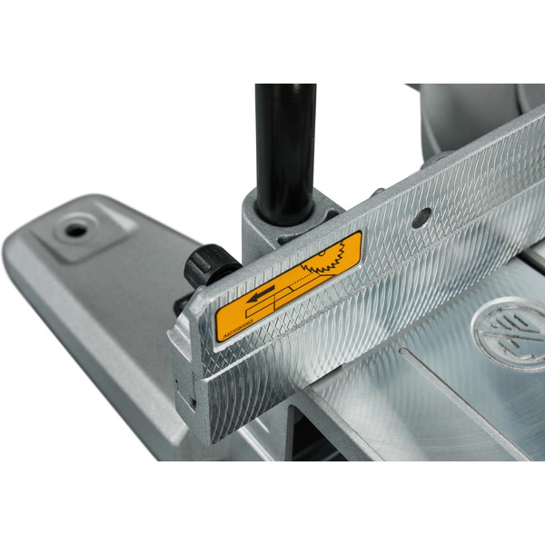 Торцовочная пила Makita LS1110F