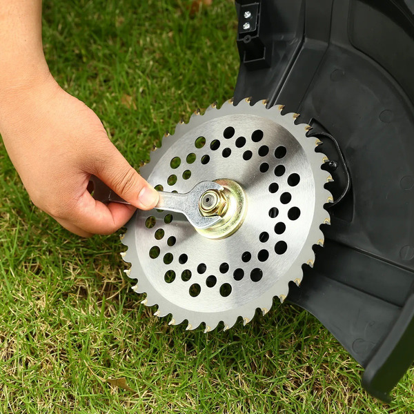 Триммер-кусторез Deko DKTR40 063-4230 (c 2 АКБ и ЗУ)