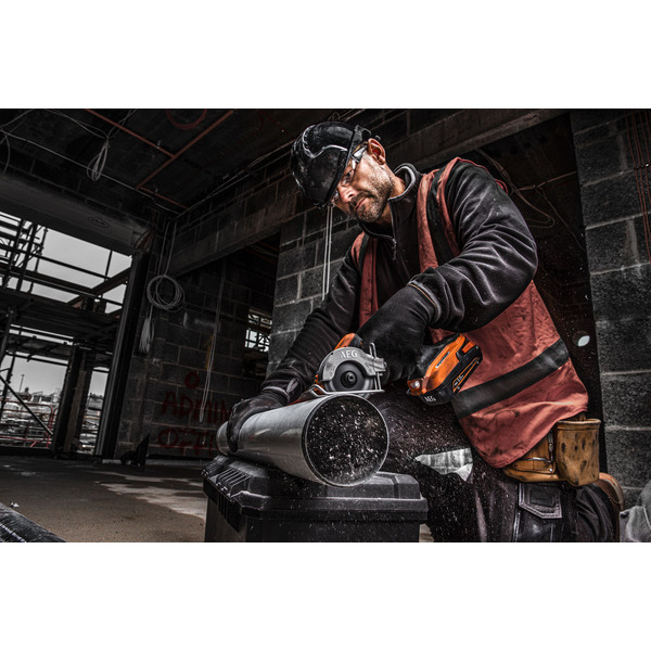 Пила циркулярная  AEG Powertools BMMS 18SBL-0 4935472280 (без АКБ)