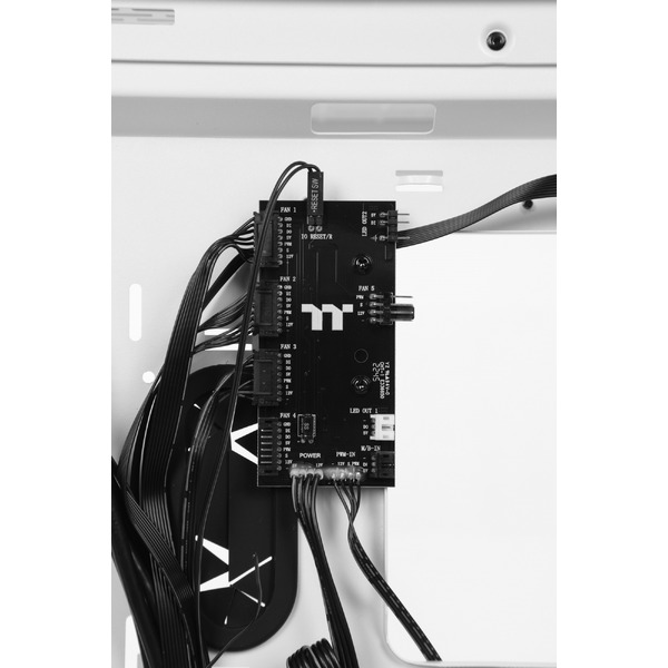 Корпус Thermaltake View 300 MX Snow E-ATX CA-1P6-00M6WN-00 (без БП)