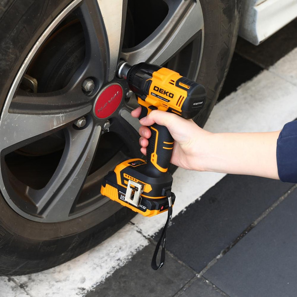 Гайковерт Deko DKIS20 063-4035 (с 1-им АКБ)