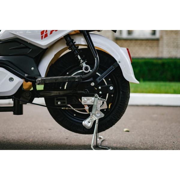 Электроскутер AVM Delta (белый)