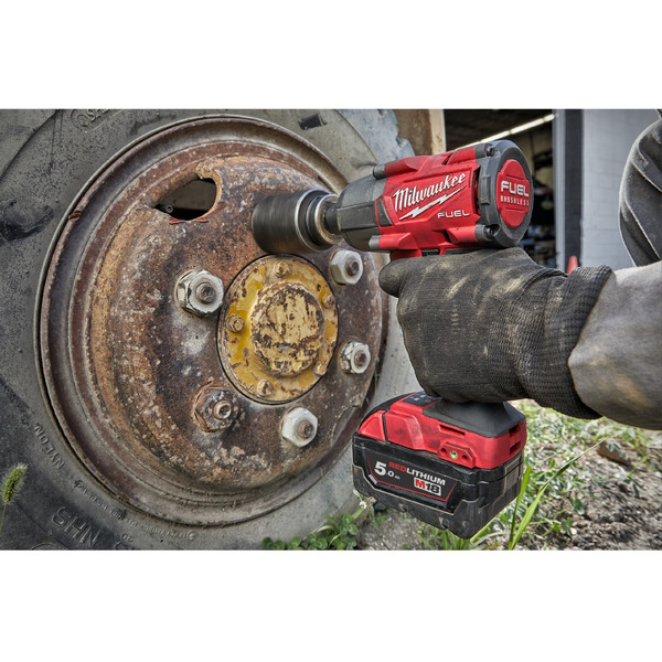 Гайковерт Milwaukee M18 FUEL M18FMTIW2F12-0 4933498057 (без АКБ)