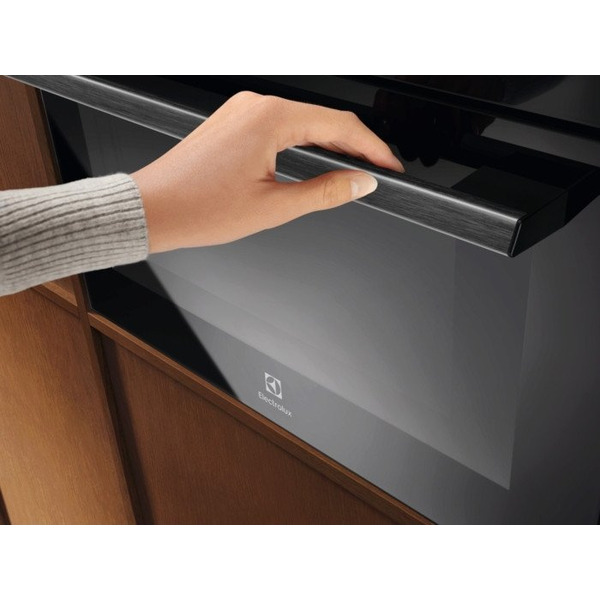 Микроволновая печь Electrolux LVM9E2XZ