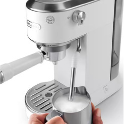 Кофеварка Delonghi EC890.WI