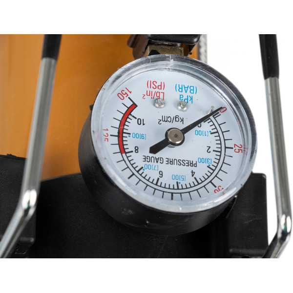 Автомобильный компрессор StarWind CC-220